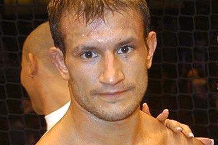 Theo điều tra của cảnh sát, Lee Murray (trong ảnh) chính là chủ mưu trong vụ cướp tiền trên. Sau khi gây án, gã trốn sang Morocco và bị phạt tù 25 năm. Cơ quan chức năng vẫn điều tra nhằm thu hồi số tiền còn lại.