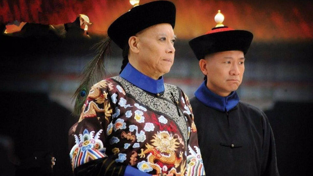 Vì vậy, quan viên nào được hoàng đế ban thưởng Hoa Linh song nhãn hay tam nhãn thì chứng tỏ người đó là những nhân vật "lớn" đức cao vọng trọng trong triều đình.