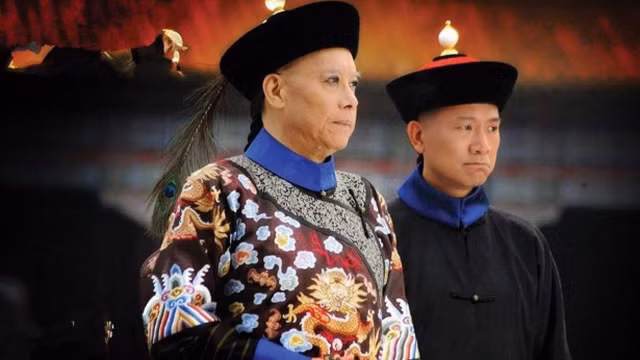 Vì vậy, quan viên nào được hoàng đế ban thưởng Hoa Linh song nhãn hay tam nhãn thì chứng tỏ người đó là những nhân vật "lớn" đức cao vọng trọng trong triều đình.