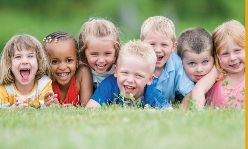 Nhà văn George dự báo trong 100 năm tới, trẻ em chào đời sẽ được nhà nước chăm lo chuyện học hành. Sau khi ra trường, họ sẽ được bố trí công việc phù hợp với khả năng của từng người.