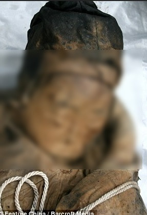 Theo Tiến sĩ Lukas Nickel, thi hài người đàn ông được ướp xác tự nhiên. Người Trung Quốc thời phong kiến không có quy trình ướp xác phức tạp như Ai Cập hay các nền văn minh cổ xưa khác. Dù vậy, người Trung Quốc thời phong kiến có một số cách giúp thi hài nguyên vẹn bằng cách đặt thi thể vào những quan tài lớn, ngôi mộ vững chắc, lớp đất xung quanh quan tài...