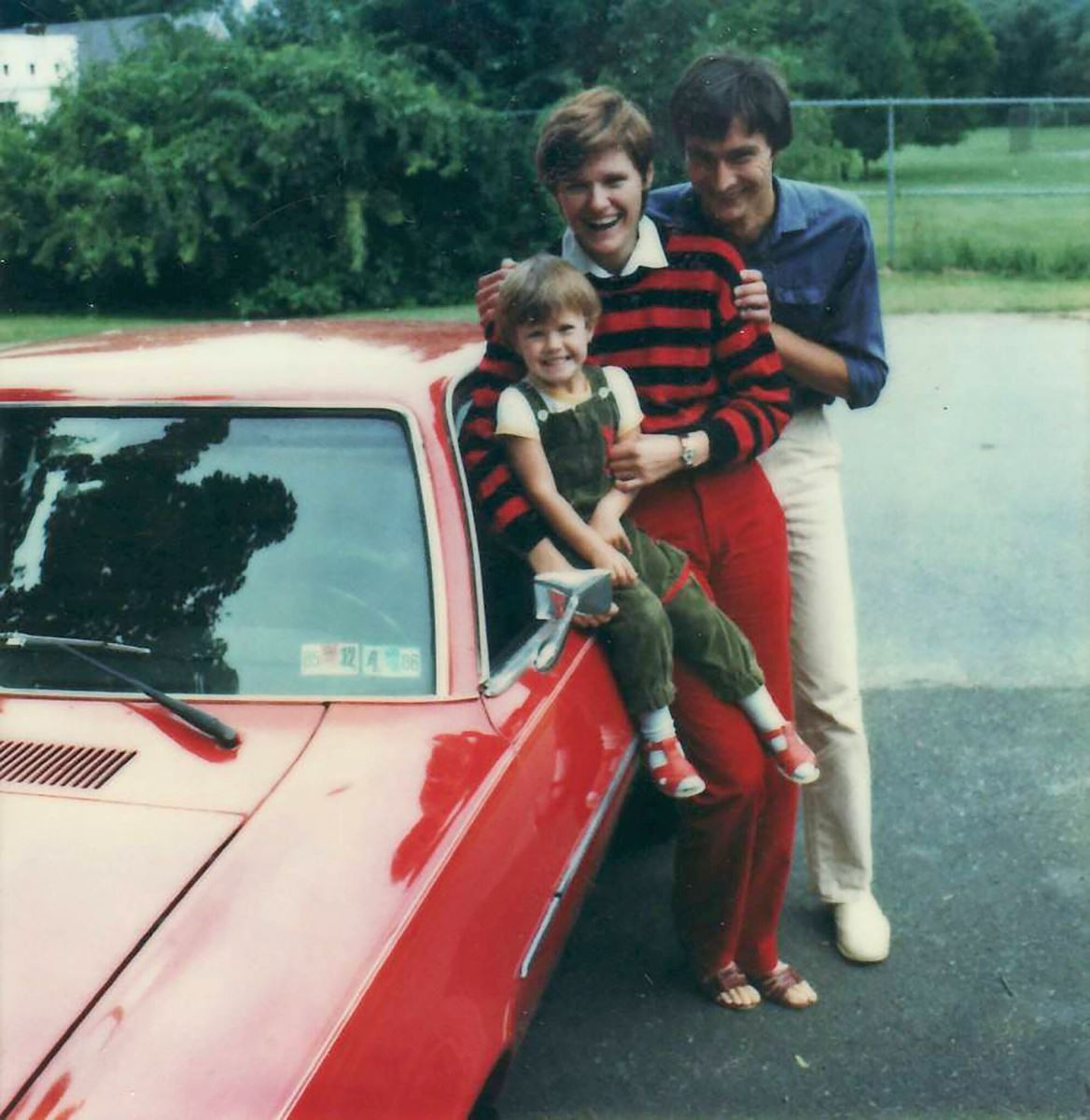 Vào năm 1985, bà Kariko cùng chồng và con gái 2 tuổi chuyển đến Mỹ làm nghiên cứu sinh sau tiến sĩ tại Đại học Temple ở Philadelphia. Bốn năm sau, bà nhận một vị trí cấp thấp là trợ lý giáo sư nghiên cứu tại Đại học Pennsylvania và làm việc với Tiến sĩ Elliot Barnathan.