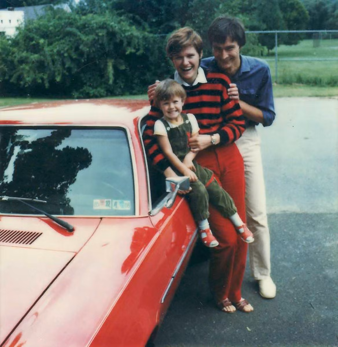 Vào năm 1985, bà Kariko cùng chồng và con gái 2 tuổi chuyển đến Mỹ làm nghiên cứu sinh sau tiến sĩ tại Đại học Temple ở Philadelphia. Bốn năm sau, bà nhận một vị trí cấp thấp là trợ lý giáo sư nghiên cứu tại Đại học Pennsylvania và làm việc với Tiến sĩ Elliot Barnathan.