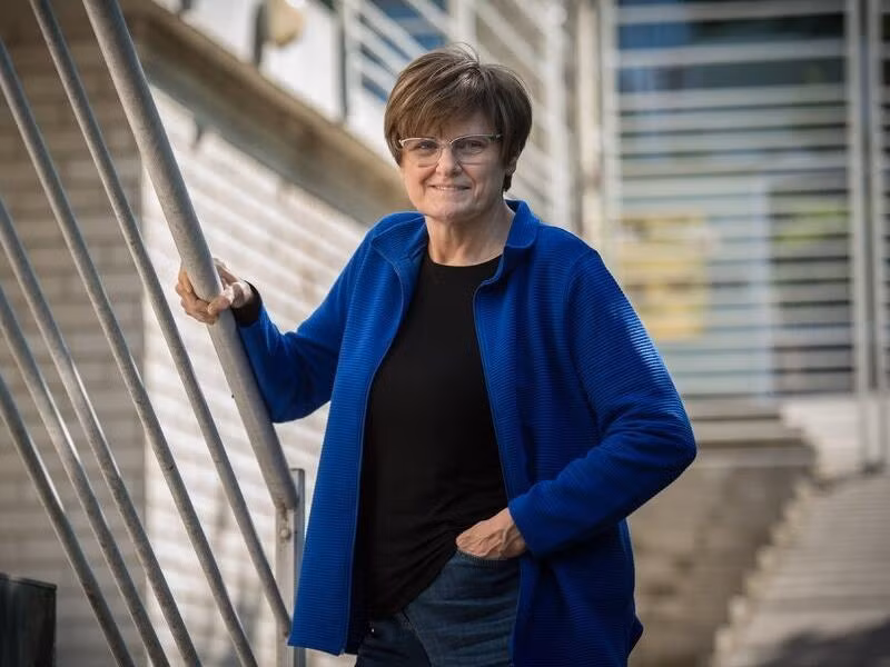 Năm 2005, mRNA phiên bản module suy yếu ra đời. Với thành công của bà Kariko và Tiến sĩ Barnathan, nhà sinh học tế bào gốc người Canada Derrick Rossi tìm vốn đầu tư và thành lập công ty Moderna.