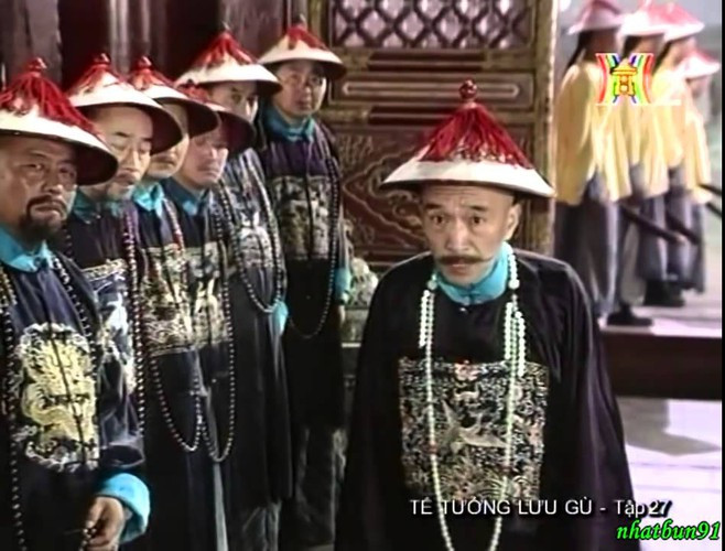 Đó là bên trong mộ của Lưu Dung không có nhiều đồ tùy táng giá trị như các quan đại thần trong triều. Thay vào đó, ngôi mộ của ông khá đơn giản cho thấy ông quả thật là vị quan liêm khiết, chính trực, suốt đời tận tụy vì nước vì dân.