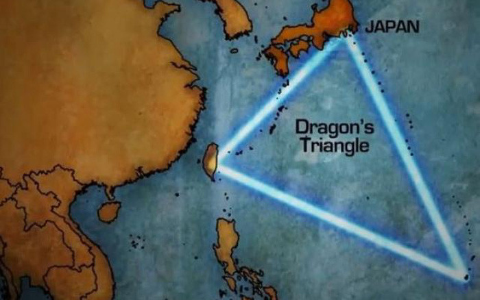 Khi ấy, dân gian lan truyền các câu chuyện về những con rồng sống dưới "Biển Quỷ" và đánh đắm nhiều tàu thuyền đánh cá cũng như tàu quân sự.