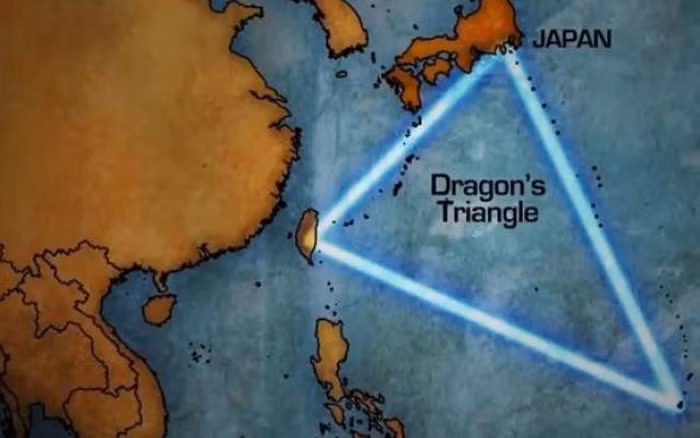 Khi ấy, dân gian lan truyền các câu chuyện về những con rồng sống dưới "Biển Quỷ" và đánh đắm nhiều tàu thuyền đánh cá cũng như tàu quân sự.