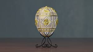 Theo các sử liệu, trứng Phục sinh Fabergé của Sa hoàng Alexander III do Công ty Kim hoàn Fabergé của Peter Carl Fabergé chế tác. Ông hoàng nước Nga này tham dự một triển lãm đồ thủ công mỹ nghệ và bị cuốn hút bởi quả trứng nạm kim cương của công ty trên.
