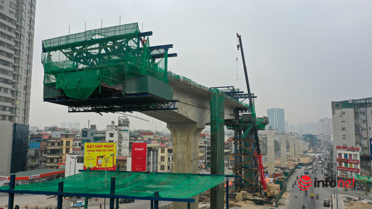 Nhịp cầu với chiều dài 90m có tổng trọng lượng khoảng hơn 900 tấn bê tông.