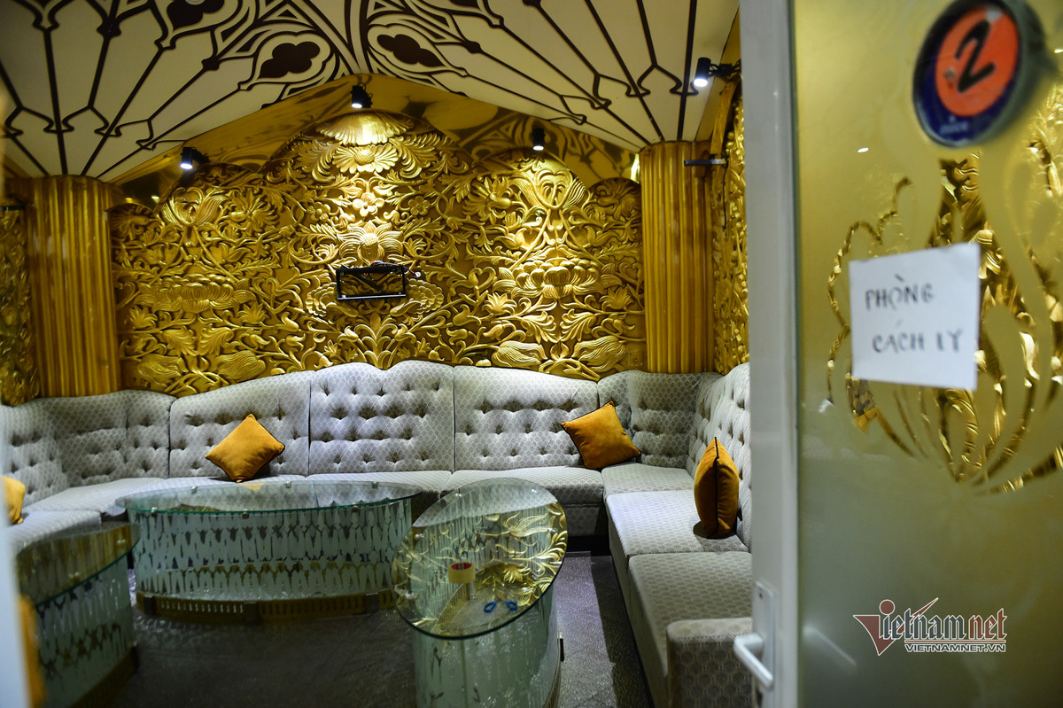 Nhan vien quan bar, karaoke TP.HCM hao huc ngay tro lai lam viec-Hinh-9