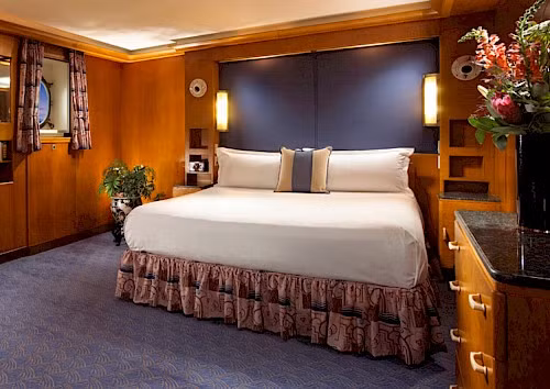 Từ năm 1940 - 1945, con tàu Queen Mary vận chuyển khoảng 800.000 binh sĩ, đi hơn 500.000 hải lý. Nó đóng góp không nhỏ vào chiến thắng của quân Đồng minh trước lực lượng phát xít.