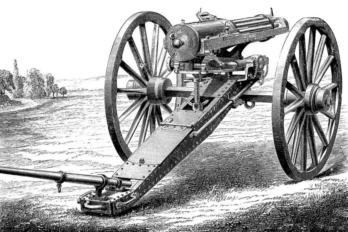 Vũ khí này ra đời giải quyết nhược điểm của những chiếc súng trường đời cũ như việc không thể bắn liên tiếp. Trong Thế chiến 1, lính Đức sử dụng súng máy Maxin MG 08 dựa trên nguyên mẫu của nhà phát minh Maxim.