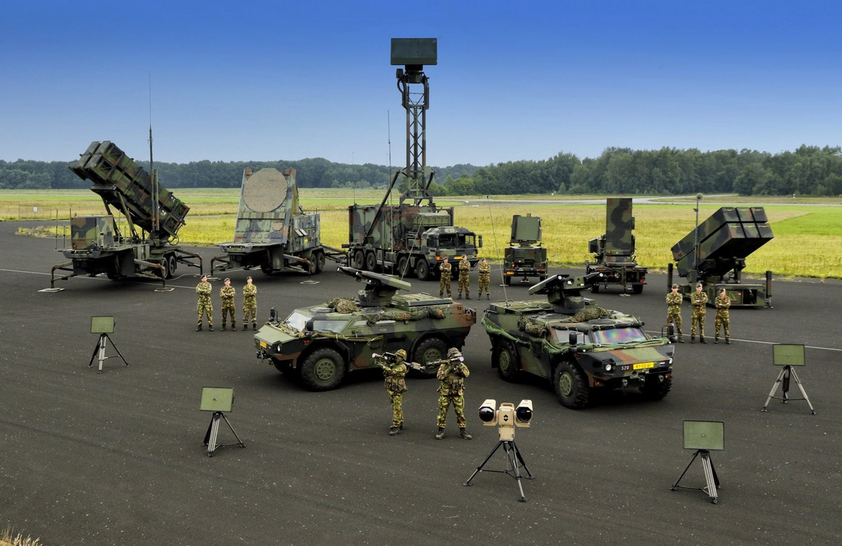 Giới chuyên gia phương Tây cho rằng, NASAMS là bước tiến đáng kể so với các loại tên lửa phòng không vác vai được phương Tây viện trợ cho Ukraine. Hệ thống này cũng hiện đại hơn nhiều so với các hệ thống phòng không tầm trung và tầm ngắn của Kiev, được coi là sự bổ sung đáng kể trong bối cảnh Ukraine đã mất ít nhất hàng chục bệ phóng tên lửa S-300 và nhiều tổ hợp phòng không tầm trung Buk-M1 mà không có lựa chọn thay thế.