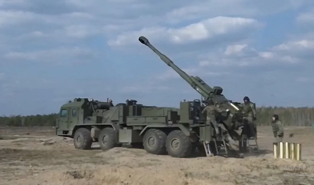 Theo các chuyên gia, Quân đội Nga nhận được lô pháo tự hành đầu tiên này vào tháng 10/2023 và trước đó, vào tháng 7/2023, Malva đã vượt qua các cuộc thử nghiệm cấp nhà nước kéo dài 3 năm.