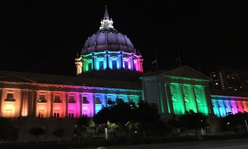 Thành phố San Francisco bày tỏ sự ủng hộ đối với các nạn nhân vụ xả súng ở Orlando.