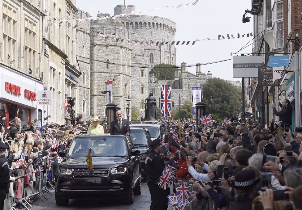 Anh an tuong ngay sinh nhat thu 90 cua Nu hoang Anh-Hinh-12