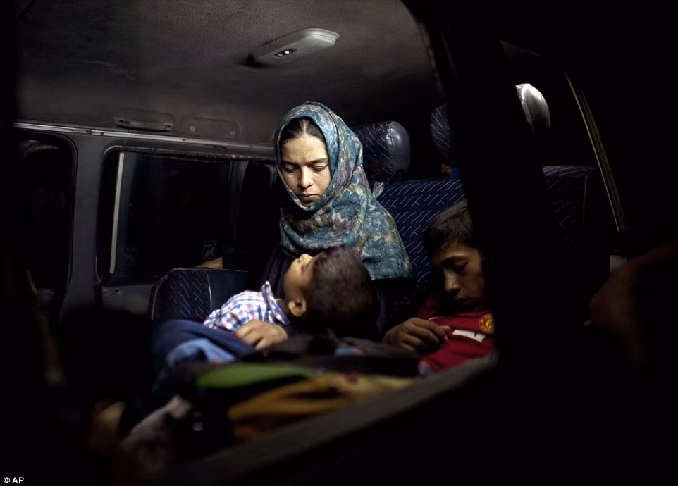 Nhóm khủng bố IS đang sử dụng dân thường vô tội ở thành phố Fallujah làm “lá chắn sống”.