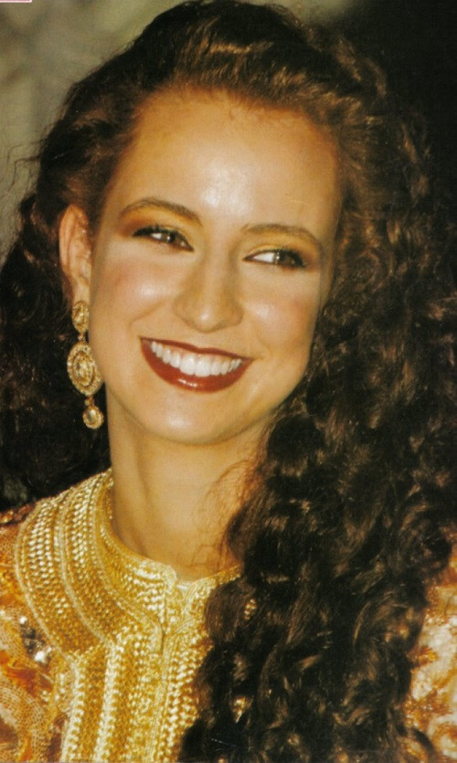 Công chúa Lala Salma được cho là người xinh đẹp nhất trong số các nàng công chúa của Trung Đông. Lalla Salma là vợ của Vua Mohammed VI, Ma-rốc.