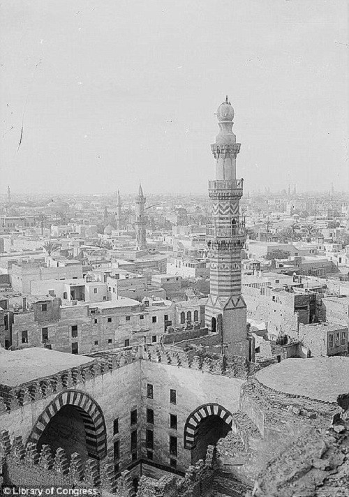 Quang cảnh ở thánh đường Ibn Touloun chụp năm 1900.