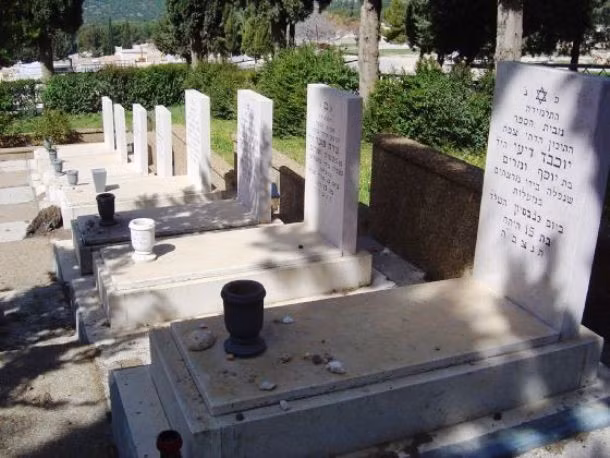 Vụ thảm sát Maalot ở Israel là một vụ tấn công khủng bố xảy ra vào tháng 5/1974. Ba kẻ tấn công đã bắt hơn 115 người (trong đó có 105 trẻ em) làm con tin tại Trường tiểu học Netiv Meir. 25 người chết và 68 người bị thương trong vụ tấn công trên. Tất cả những kẻ khủng bố đều bị cảnh sát Israel tiêu diệt.