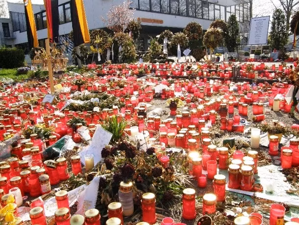 Sáng ngày 11/3/2009, Tim Kretschmer bắn chết 15 người và làm 9 người khác bị thương tại một trường cấp 2 ở Winnenden, tây nam Đức.