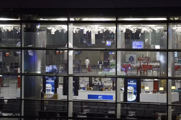 Trước đó, sáng ngày 29/6 (giờ Việt Nam), sân bay Ataturk (Thổ Nhĩ Kỳ) bị tấn công khủng bố khiến ít nhất 42 người chết và hơn trăm người khác bị thương.