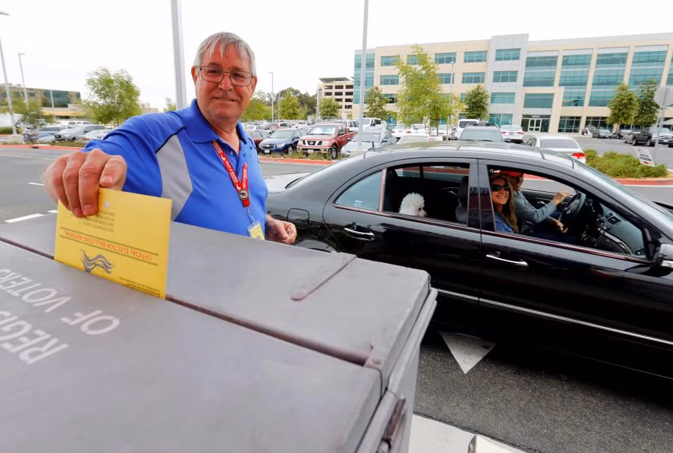 Canh nguoi dan My bo phieu trong ngay “Sieu thu Ba” cuoi cung-Hinh-4