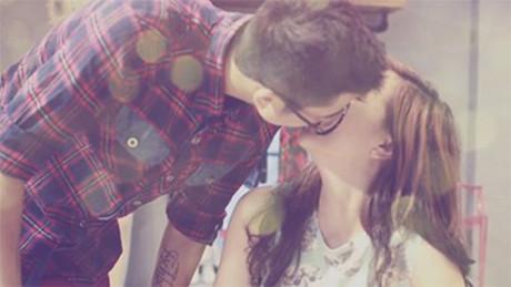 Phong trào bao lâu chia tay đang nở rộ và được rất nhiều cặp đôi trẻ, kể cả những cặp đôi nổi tiếng yêu thích. Khoe khoảnh khắc ngọt ngào bên nhau, các cặp đôi này còn thường nhận được những lời chúc phúc của bạn bè, dân mạng.