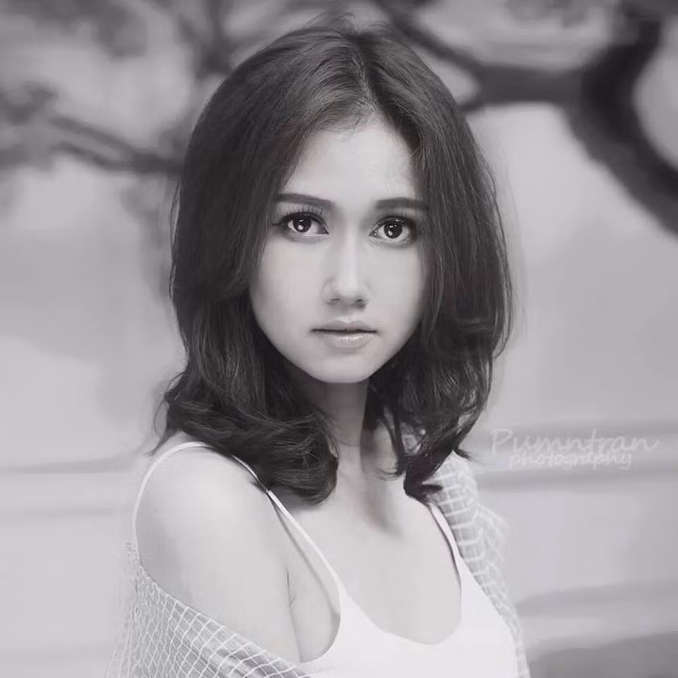 Ngoài công việc dẫn chương trình, làm người mẫu và chụp ảnh cũng là những công việc mà MC Hương Giang rất yêu thích. Ảnh: Pumn Trần.