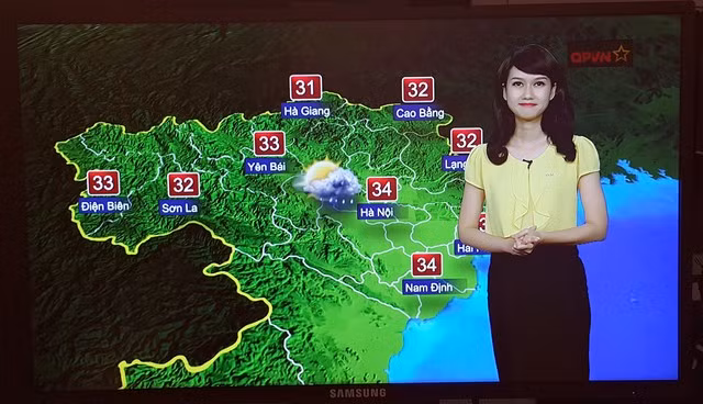 Tuy nhiên, chia sẻ về loạt hình mới này, MC Hương Giang cho biết cô không xem bộ phim Ấn Độ này mà quyết định chụp bộ ảnh vì yêu thích tạo hình và cách trang điểm ấn tượng trên.