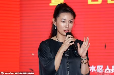 Vương Tư Ý ngoài đời vẫn miệt mài với diễn xuất.