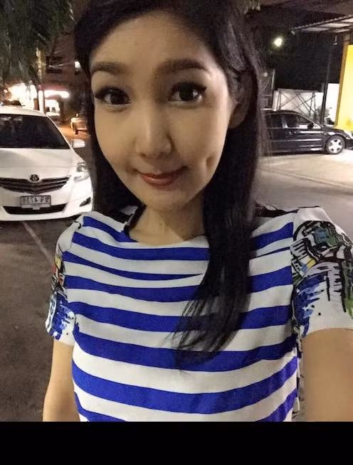 Mọi hình ảnh từ trước và sau khi chuyển giới hiện được công khai trên trang cá nhân của cô và được dân mạng Thái Lan lan truyền mạnh mẽ.