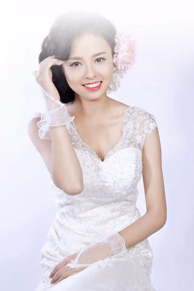 Ngắm nhan sắc, nụ cười dễ thương của cô nữ sinh Bách Khoa xinh đẹp.