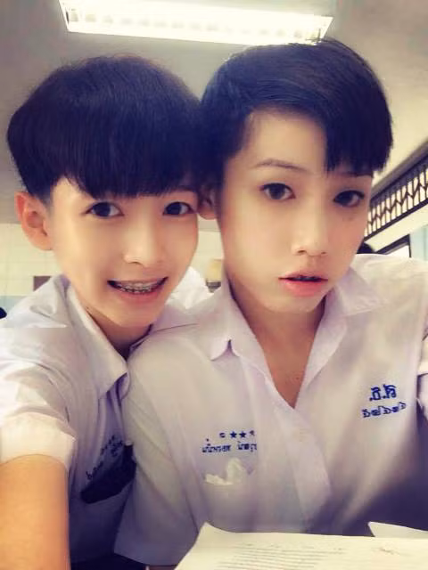 Woe Jade với kiểu tóc ngắn được nhận xét là giống như một cô nàng tomboy đáng yêu.