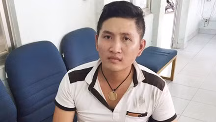 Bo mat ke gia danh canh sat cuong dam gai ban hoa