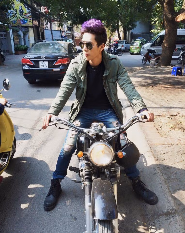 Được quan tâm chẳng kém gì một hot boy, được dân mạng đặt cho biệt danh cực “kêu”, nhưng Ba Duy lại tỏ ra rất khiêm tốn, bình thản. Anh chàng cũng có một vài nhận xét về biệt danh mà dân mạng đã đặt cho anh chỉ từ vẻ bề ngoài giống thần tượng Hàn Quốc.