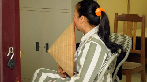 Nu trum ma tuy chua de lien tuc de giu nghe