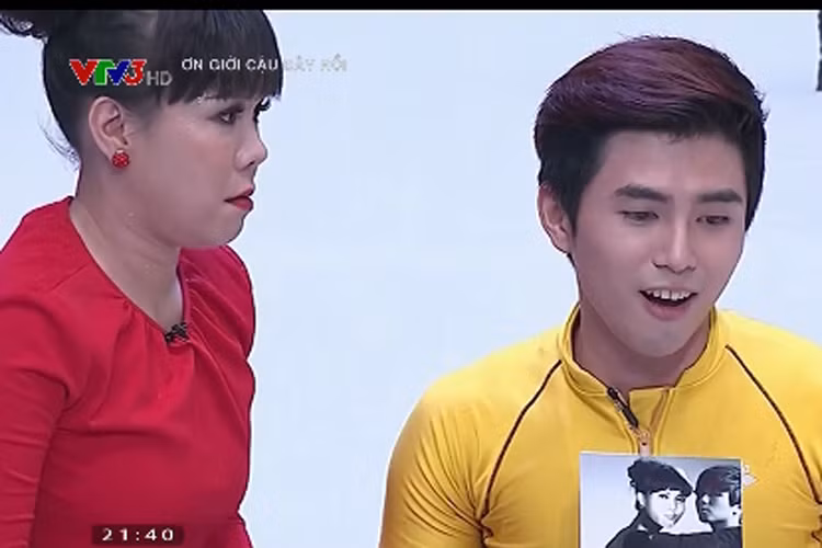 Theo đó, sau khi được cứu trên núi tuyết, nghệ sĩ Việt Hương nhận là người yêu cũ của nam ca sĩ. Liên tục bị nữ trưởng phòng làm khó nhưng Will đã xử lý tình huống một cách hài hước.