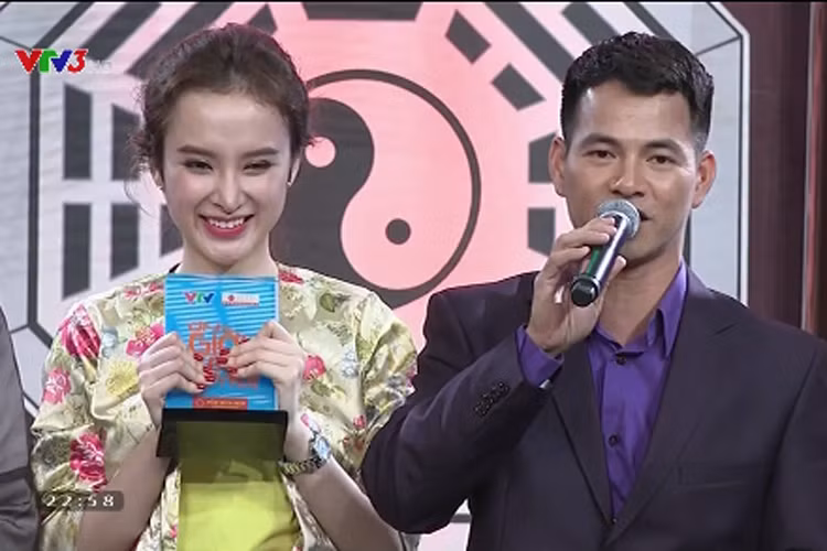 Lấy được nước mắt của khán giả trong vai bà mẹ từ bỏ ánh hào quang để ở bên đứa con vào ngày sinh nhật, Angela Phương Trinh nhận cúp "Ơn giời, cậu đây rồi!".