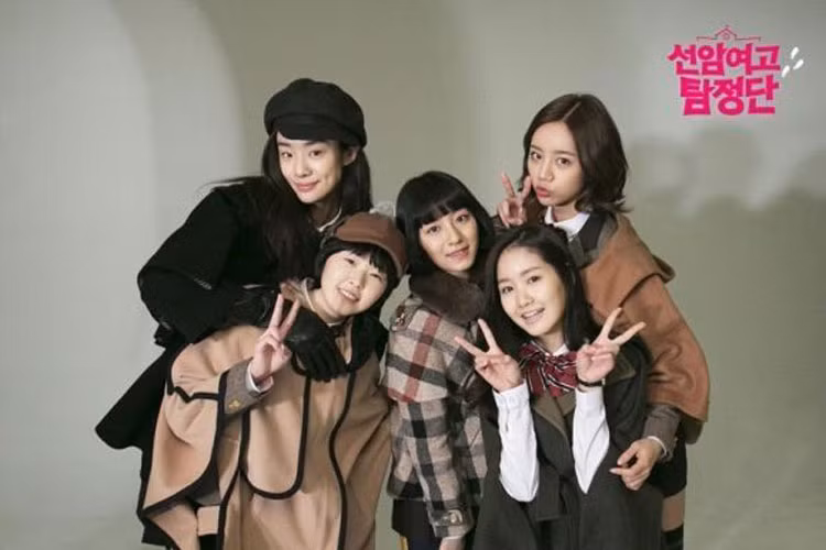 Trong khi đó, năm 2015, Hyeri đã có vai diễn trong bộ phim “Seonam girls high school investigation club" và sắp tới là “Reply 1988”.