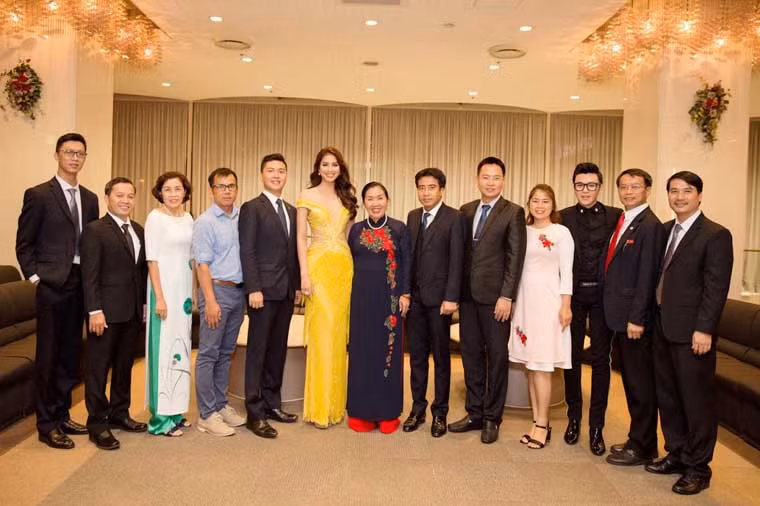 Đồng thời, nhiều nhân vật chính trị, giáo dục của tỉnh Fukuoka cũng như vùng Kuyshu cũng có mặt. Đoàn Việt Nam tham dự chuỗi sự kiện bao gồm các thầy cô đến từ hơn 10 trường Đại học cùng ca sĩ Phan Anh và Hoa hậu Phạm Hương.