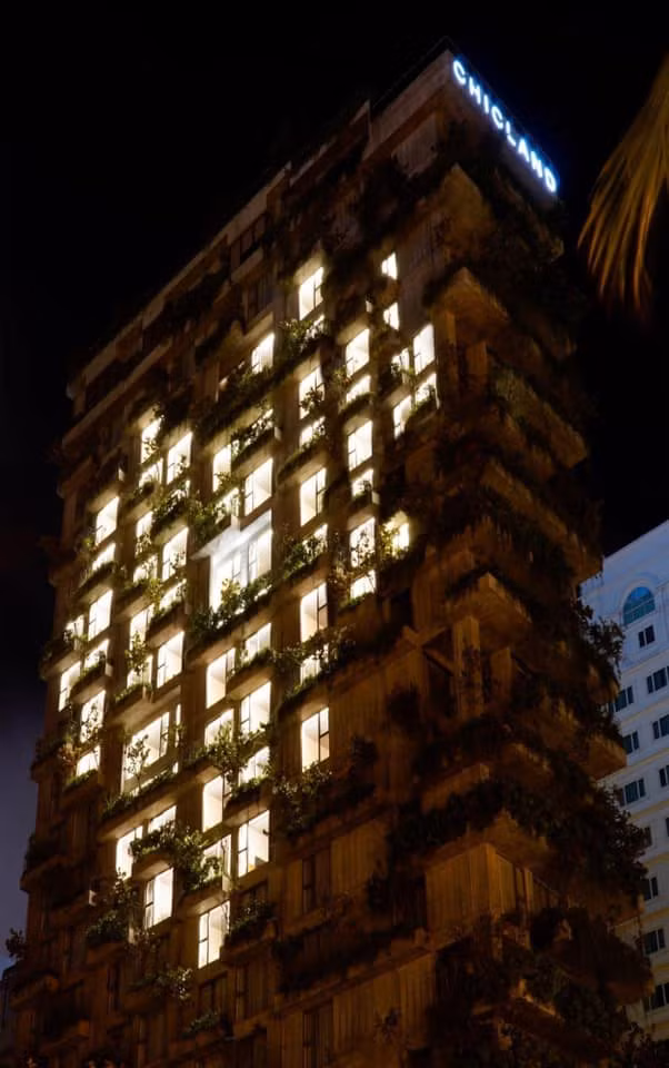 Chỉ sau vài giờ đăng tải, những hình ảnh này đã nhận được hơn 20 ngàn like và hàng trăm lượt chia sẻ.