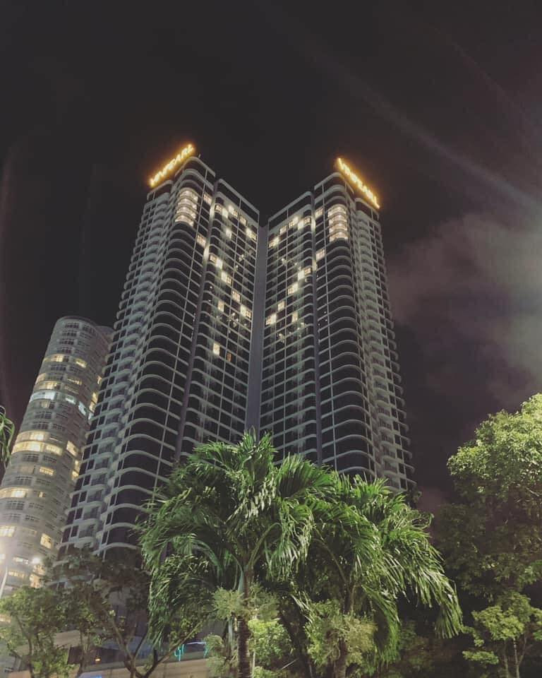 Ngay trong thời điểm không chỉ Đà Nẵng, mà cả nước phải gồng mình chống dịch COVID-19, những hình ảnh này đã chạm vào tim của cộng đồng mạng, được mọi người ủng hộ nhiệt tình.