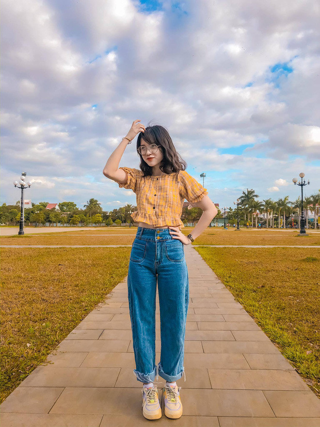 Nữ sinh sở hữu vẻ ngoài xinh đẹp, dễ thương.
