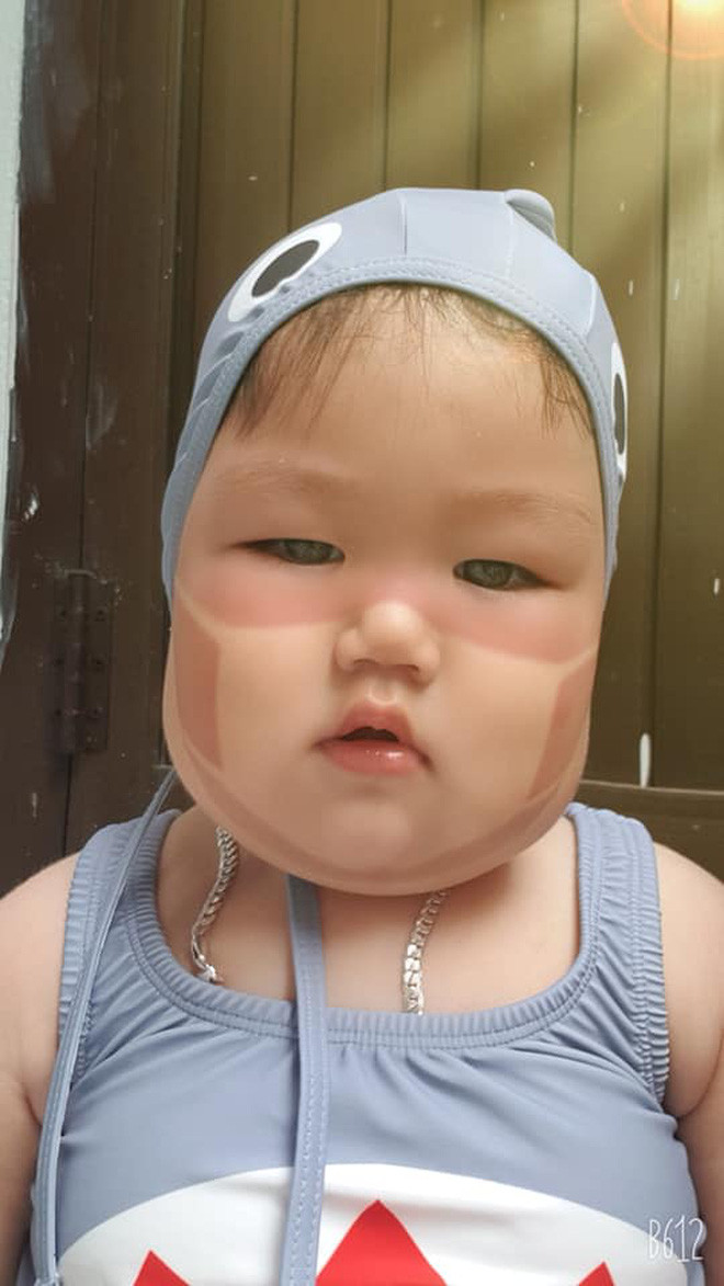 Những bức ảnh đầy biểu cảm của cậu bé khiến cư dân mạng không nhịn nổi cười và xuýt xoa về độ đáng yêu, hài hước.