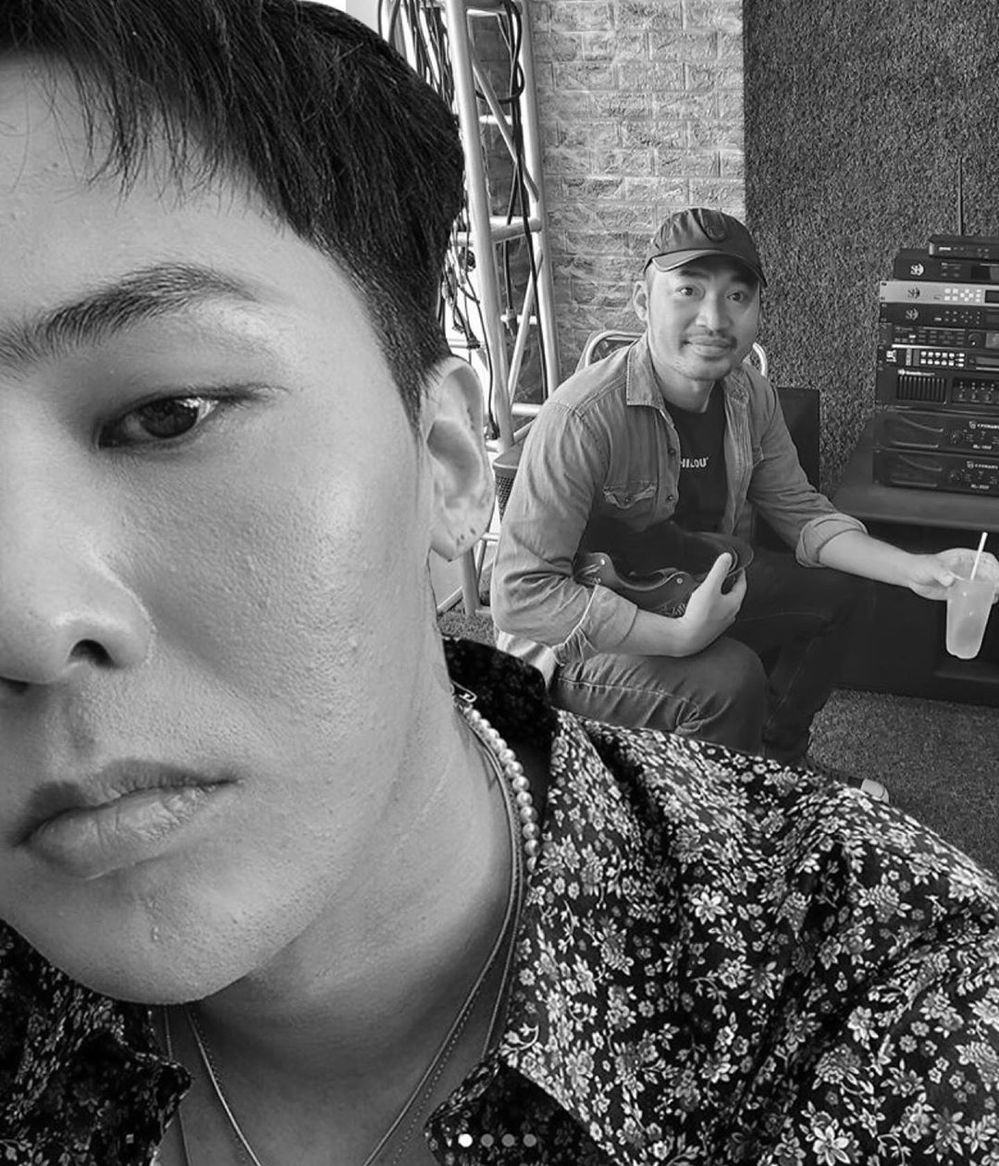 Và thế rồi dân mạng cũng nhanh chóng phát hiện ra, hóa ra tất cả chỉ là "chiêu trò photoshop" của các nghệ sĩ mà thôi. Nhưng hình ảnh quá đỗi dễ thương của các nghệ sĩ Việt cùng ca sĩ GD nên ai nấy đều tỏ ra vô cùng thích thú.