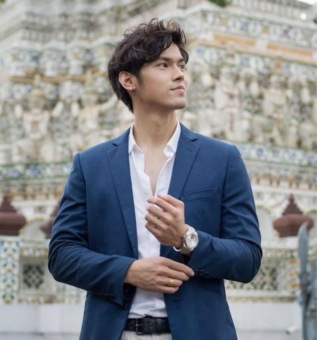 Tuy vậy, điều khiến người hâm mộ bất ngờ chính là màn dậy thì thành công của Pre chỉ sau một thời gian. Bạn trai hot girl Trang Anna "trổ mã" trở nên điển trai với thân hình khoẻ khoắn ngời ngời.