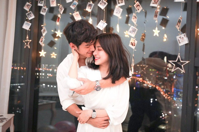 Trong số các cặp đôi được chú ý trên mạng xã hội hiện nay, Trang Anna và bạn trai người Thái Pre luôn chiếm vị trí nhất định. Họ lúc nào cũng ngọt ngào dù ở ngoài đời hay trên MXH.