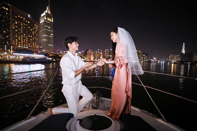 Trang Anna và Pre được đánh giá rất đẹp đôi. Nàng hot girl trong khi chàng lại đủ combo cao ráo, bảnh bao. Họ đính hôn và dự định tổ chức đám cưới vào năm sau.