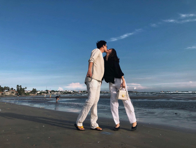 Công việc này giúp Khánh Linh gặp được nửa kia của mình là một phi công làm việc cùng hãng. Cặp đôi dự định sẽ về chung một nhà vào cuối năm nay.